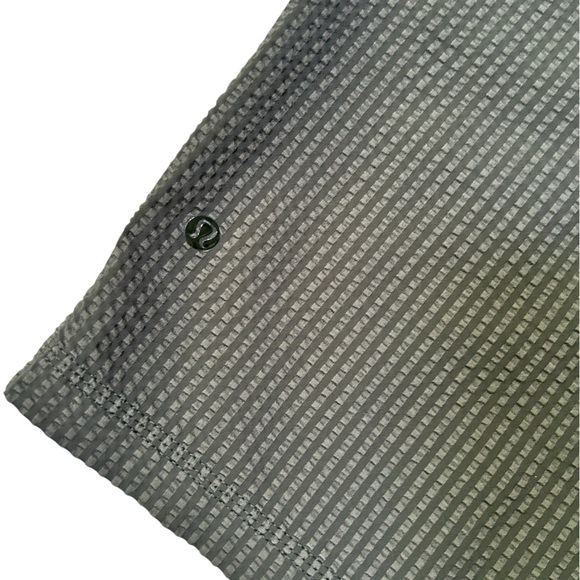 Lululemon | Men’s Kahuna Seersucker Shorts in Black M7350S, Size 38 - Picture 8 of 8